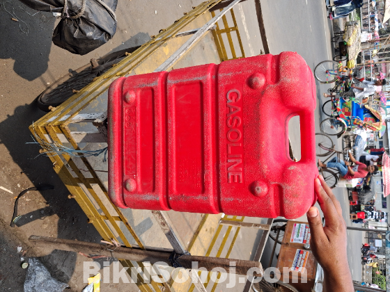 স্পিড বোডের তেলের টাংকি